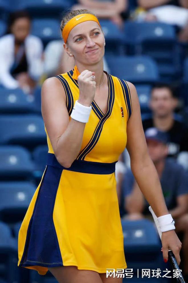 开云- 库尔尼科娃裸上身 