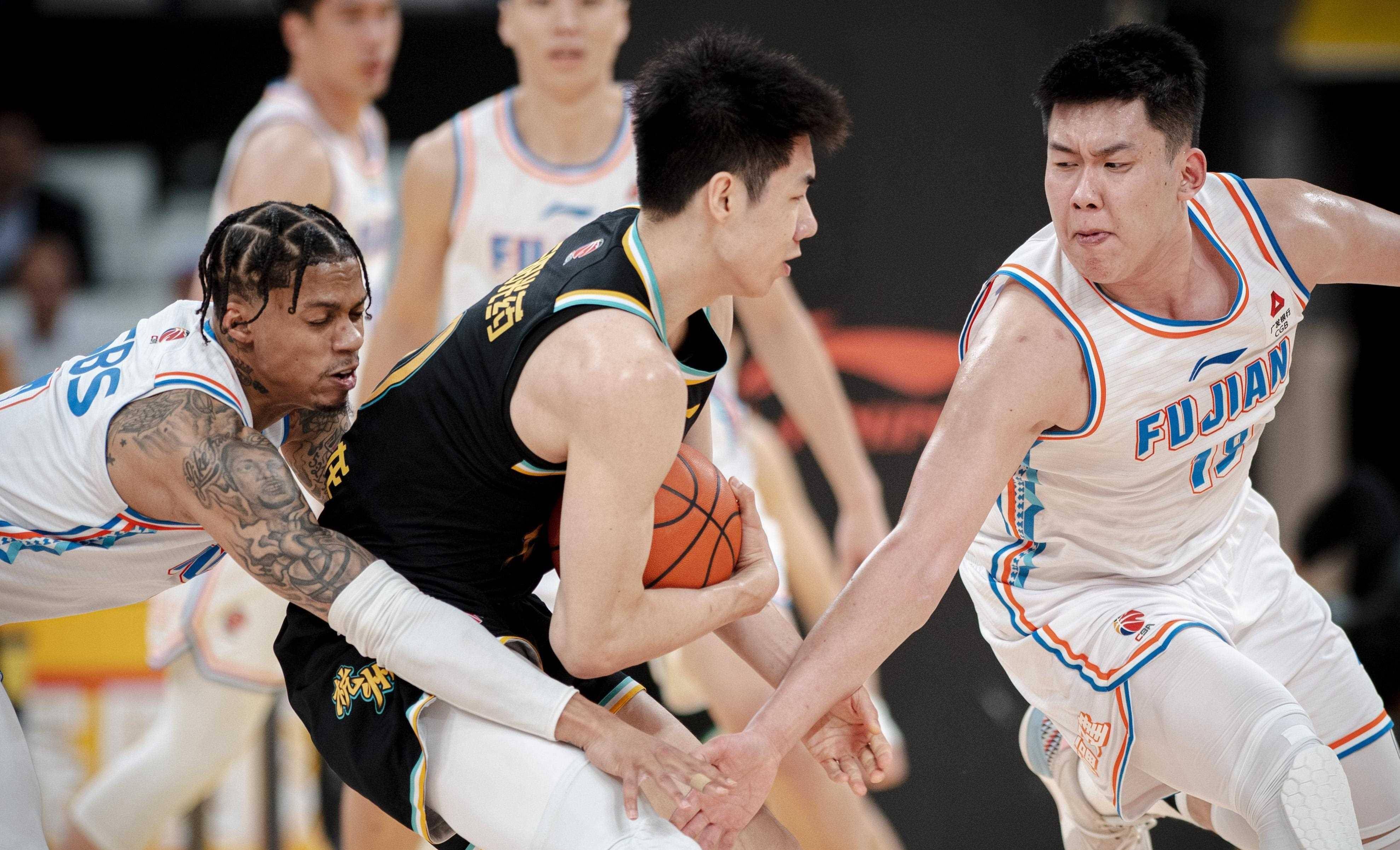 冲刺阶段突围战来临；广厦男篮围绕欧联回应争议；信心回归；训练强度明显提升的简单介绍