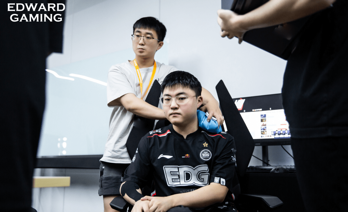 Uzi回归赛场，精彩发挥首场状态亮眼，加拿大队观众沸腾！的简单介绍